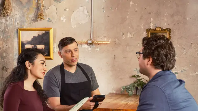Ciri Orang yang Selalu Memesan Menu yang Sama di Restoran