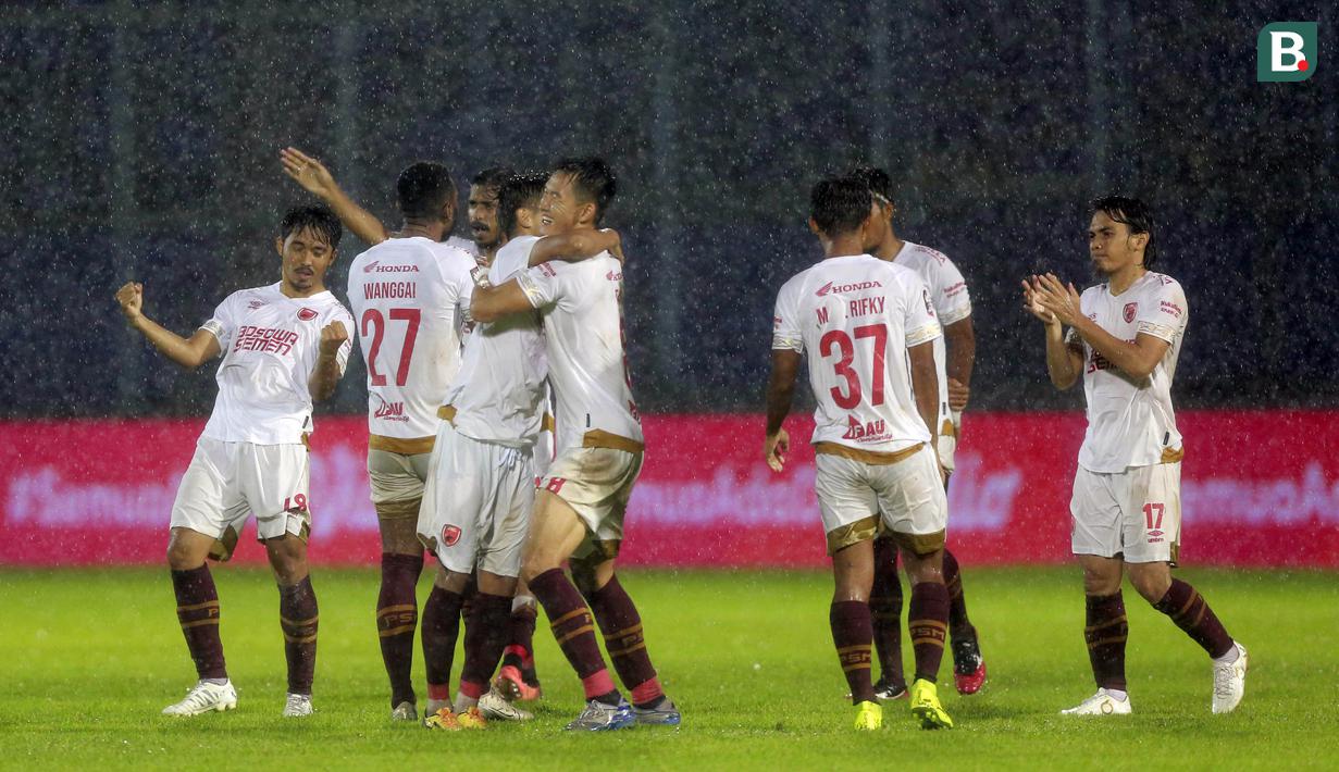 PSM Makassar sukses menyarangkan semua tendangan penalti melalui empat eksekutor, yaitu Hasyim Kipuw, Rasyid Bakri, Abdul Rachman, dan Sutanto Tan. (Foto: Bola.com/Arief Bagus)