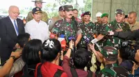 Panglima TNI Marsekal Hadi Tjahjanto di Lanud Halim Perdanakusuma, Jakarta, Sabtu (1/2/2020). (dok Puspen TNI)