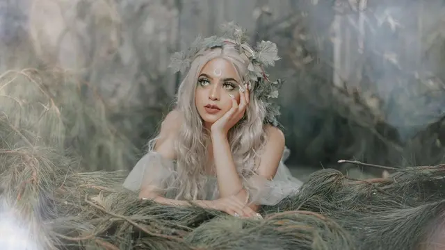 6 Pemotretan Jharna Bhagwani Bak Dewi Hutan Ini Tampil Memesona