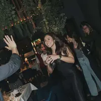 Aktris Wulan Guritno kembali mencuri perhatian publik lewat penampilannya yang menawan saat merayakan ulang tahunnya yang ke-44 pada 14 April 2025 lalu. [@wulanguritno].