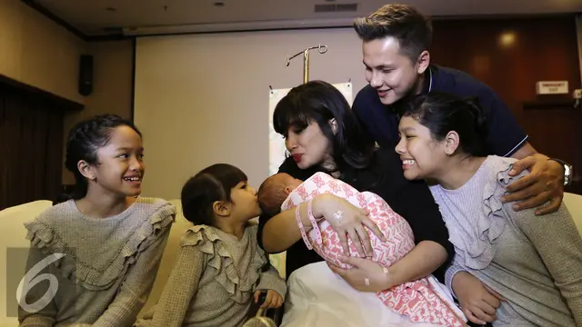 Andhika Pratama dan Ussy Sulistiawaty