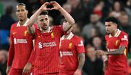 Pemain Liverpool, Diogo Jota merayakan gol ke gawang Everton dalam laga lanjutan Liga Inggris 2024/2025 di Anfield, Liverpool, Inggris, Rabu (02/04/2025) waktu setempat. (AFP/Paul Ellis)