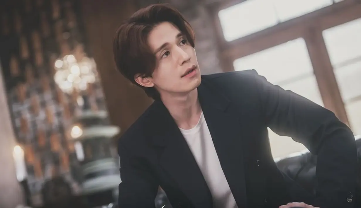<p>Lee Dong Wook dalam drakor Tale Of The Nine-Tailed 1938. (Instagram/ tvn_drama)</p>