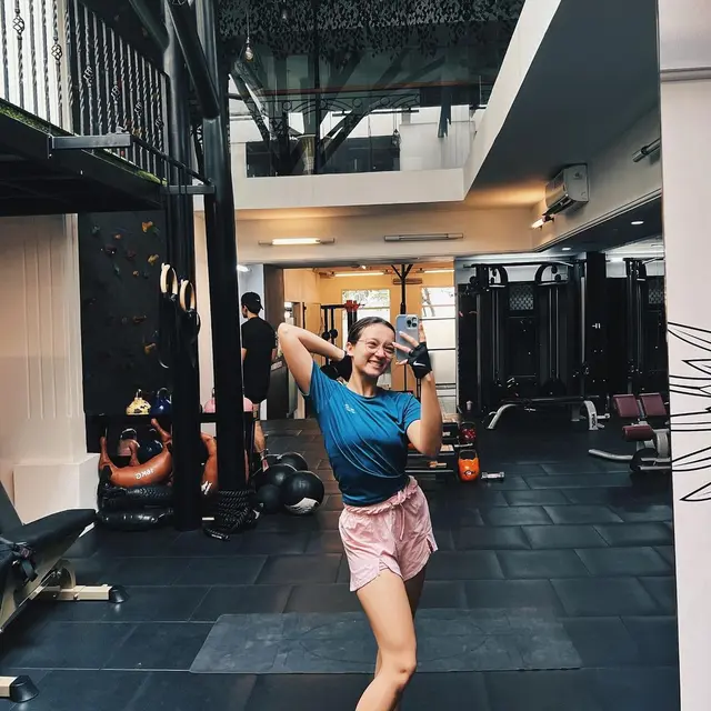 Pamer Otot, Ini 6 Potret Megan Domani Nge-Gym Bareng Jeremie Moeremans