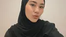 Unggahan tersebut langsung dibanjiri pujian dari teman artis dan juga warganet. Tidak sedikit yang memujinya semakin terlihat cantik saat mengenakan hijab. [Instagram/aaliyah.massaid]