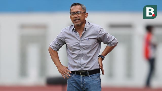 Foto: Gaya Aji Santoso di Laga Debut Bersama Persikabo 1973