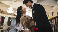 Kim Hye Yoon dan Byun Woo Seok dalam drakor Lovely Runner. (tvN via Soompi)