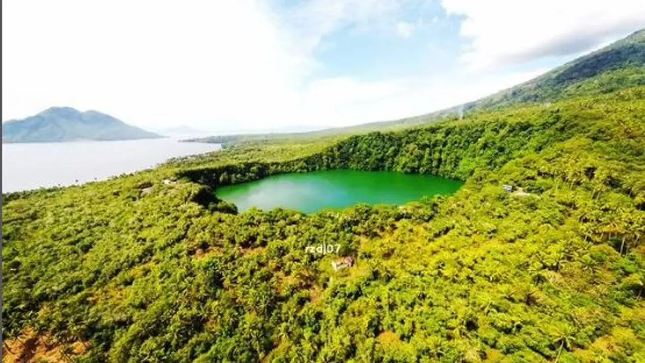 Danau Tolire di Ternate, Maluku Utara