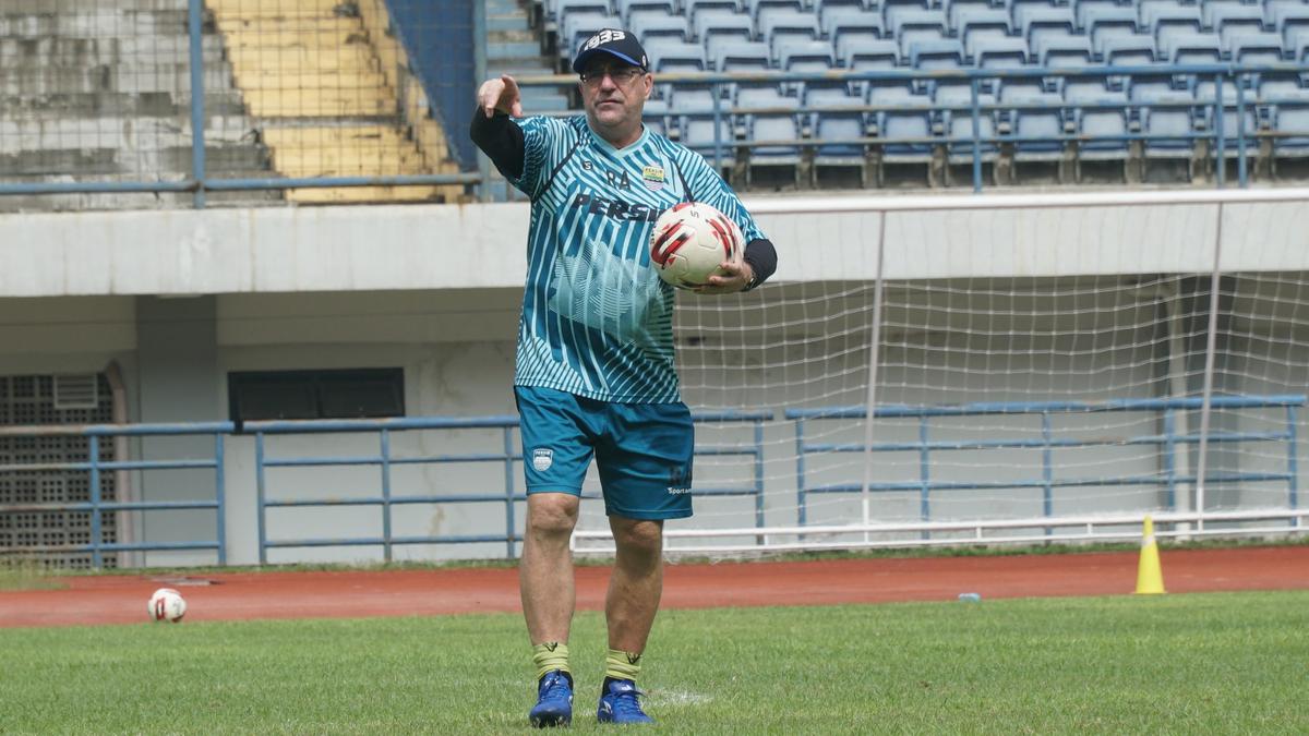 FIFA Jelaskan Dasar Hukuman Persib Bandung, Ada Beda Versi