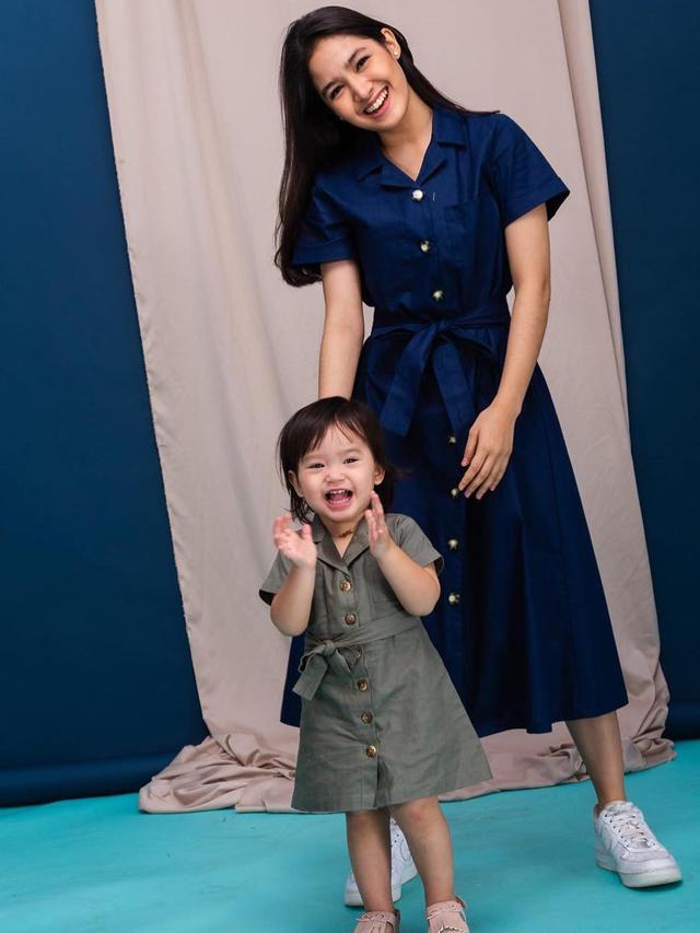 6 Potret Kedekatan Cut Syifa dengan Buah Hati Alice Norin, Menggemaskan