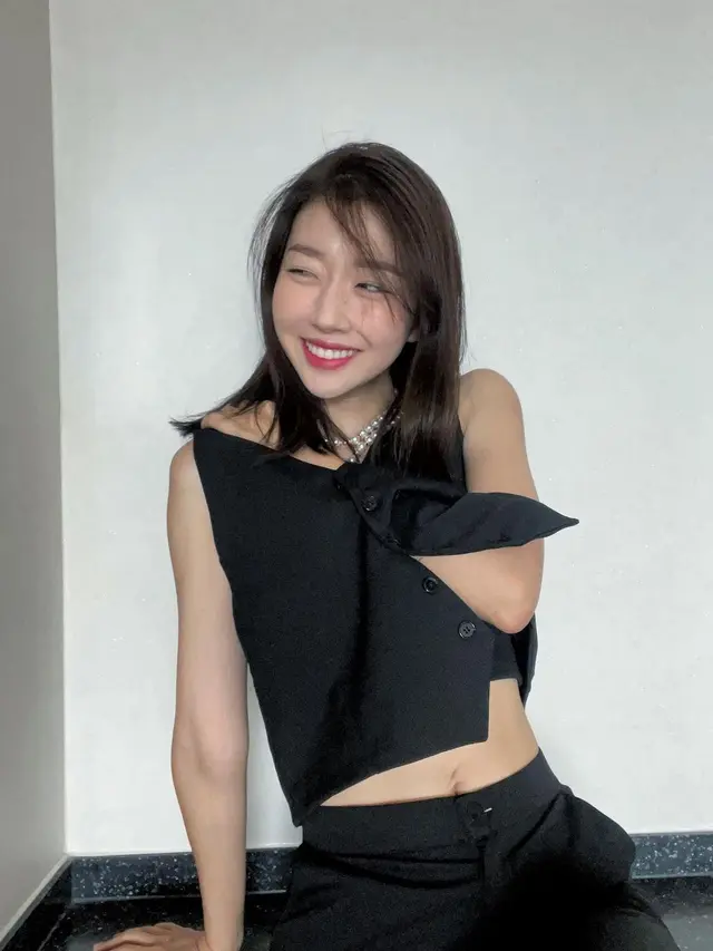 Lama Hiatus, Ini 6 Potret Terbaru Sunny Dahye yang Makin Fresh Usai Kontroversi