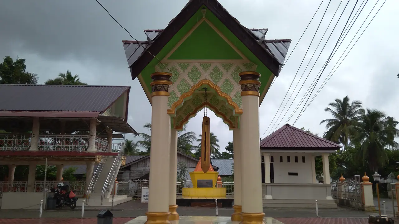 Kentungan yang terdapat di Masjid Gudang (Liputan6.com/Rino Abonita)