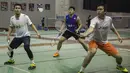 Pasangan pebulutangkis ganda putra Indonesia, Hendra Setiawan dan Mohammad Ahsan, berlatih jelang Olimpiade Rio de Janeiro 2016 di Pelatnas Cipayung, Jakarta, Jumat (22/7/2016). (Bola.com/Vitalis Yogi Trisna)