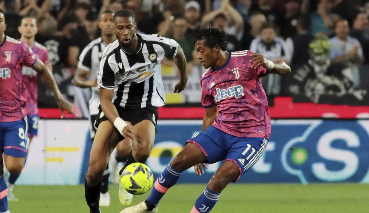 <p>Juventus lantas bisa memecah kebuntuan pada menit ke-68 melalui aksi Federico Chiesa. Chiesa menjebol gawang Udinese lewat sepakan akurat dari dalam kotak penalti usai menerima umpan Manuel Locatelli. (Andrea Bressanutti/LaPresse via AP)</p>