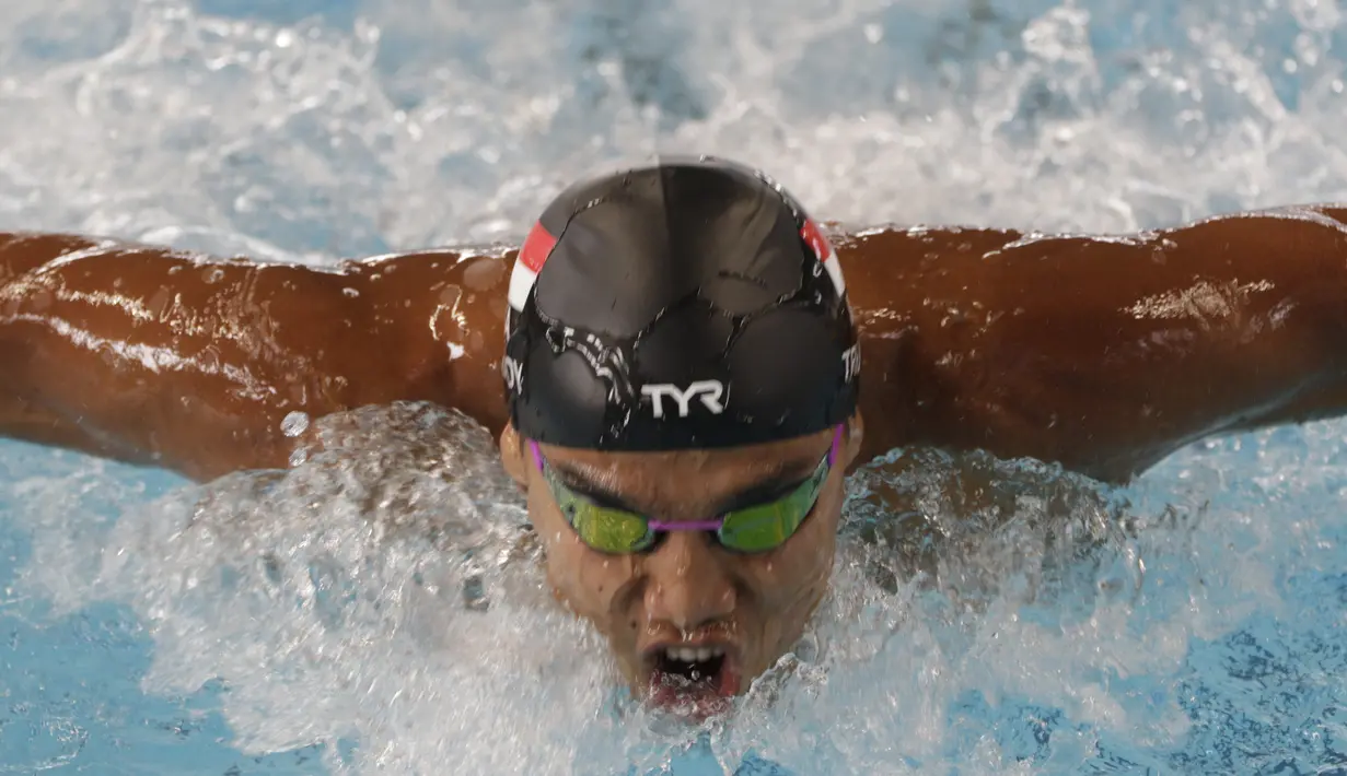 Perenang Indonesia, Triady Fauzi, saat mengikuti Jakarta Open 2019 di Stadion Aquatic, Jakarta, Jumat (27/9). Turnamen ini merupakan Kualifikasi PON XX Papua dan seleksi akhir Tim Renang SEA Games 2019. (Bola.com/Vitalis Yogi Trisna)