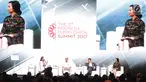 Sutradara Hollywood asal Indonesia Livi Zheng saat hadir menjadi pembicara dalam Forum Human Capital Indonesia (FHCI) di Jakarta, Kamis (9/11). FHCI ini akan berlangsung pada 9 dan 10 November 2017. (Liputan6.com/Faizal Fanani)