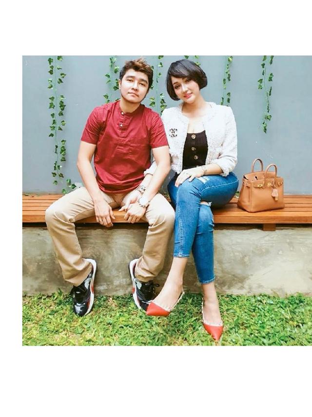 6 Potret Terbaru Abash, Kekasih Lucinta Luna dengan Jambang Bikin Pangling