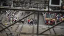 PT Kereta Api Commuter Jabodetabek (KCJ) akan menaikkan tarif KRL Commuter Line mulai 15 Oktober 2014, Jakarta, (7/10/14). (Liputan6.com/Faizal Fanani) 