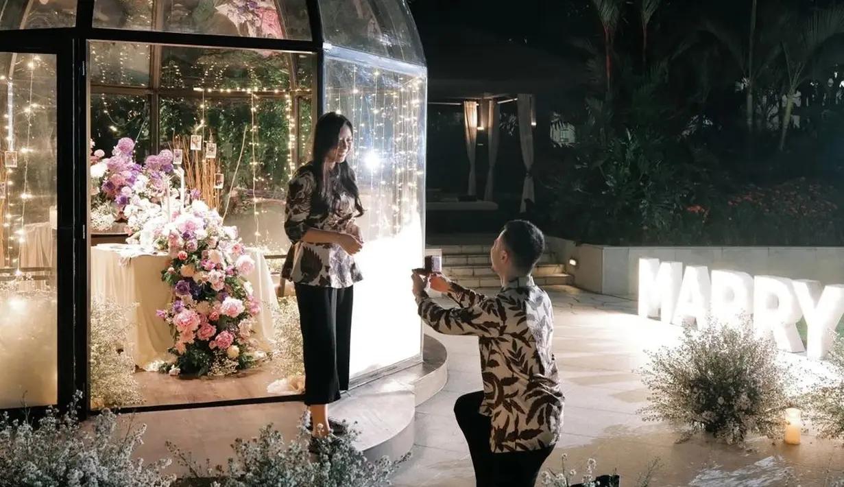 Beberapa waktu lalu, Sisca Kohl resmi berpacaran dengan YouTuber Jess No Limit, kakak dari Content Creator Jessica Jane. Dalam beberapa kali kesempatan, dirinya dan Jess No Limit bahkan tak ragu untuk membagikan kebersamaan mereka.