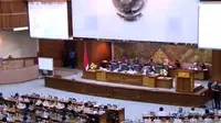 DPR Terpecah Dua
