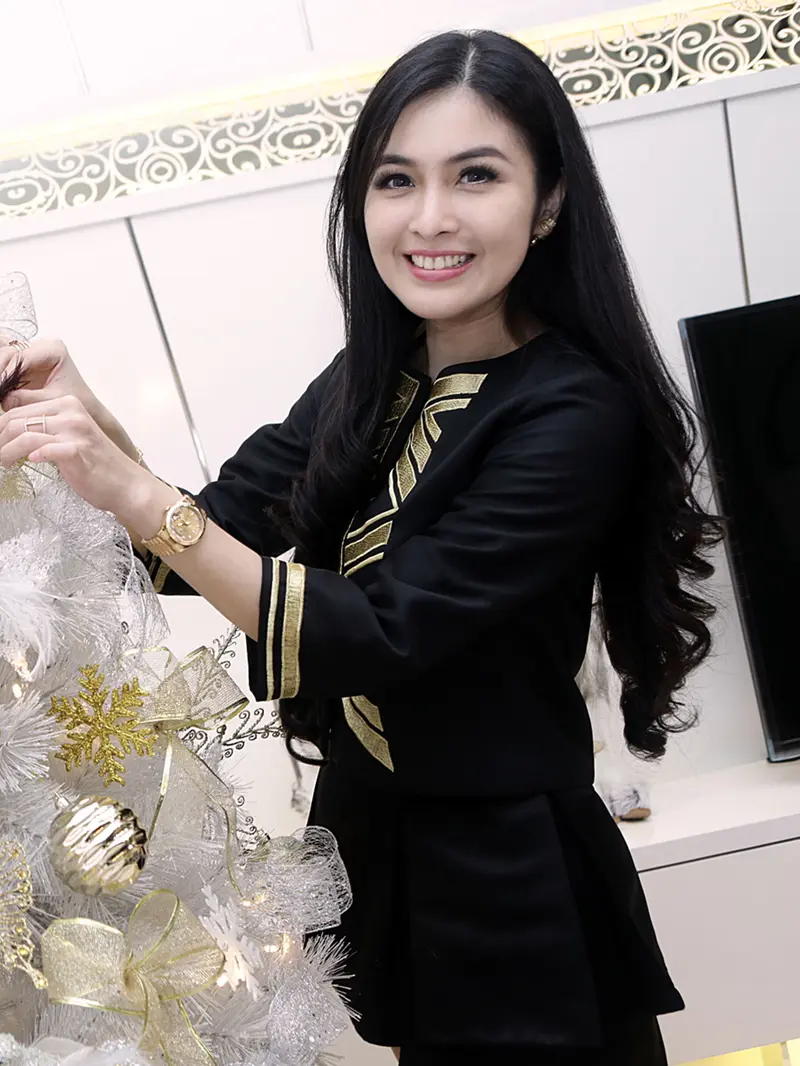 [Bintang] Sandra Dewi