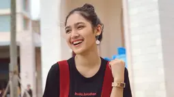 Di usianya yang masih muda, pemilik nama lengkap Cut Syifa Hanasalsabila ini telah membintangi berbagai judul sinetron, salah satunya Tukang Bubur Naik Haji pada 2012 yang cukup melambungkan namanya. (Liputan6.com/IG/@cutsyifaa)