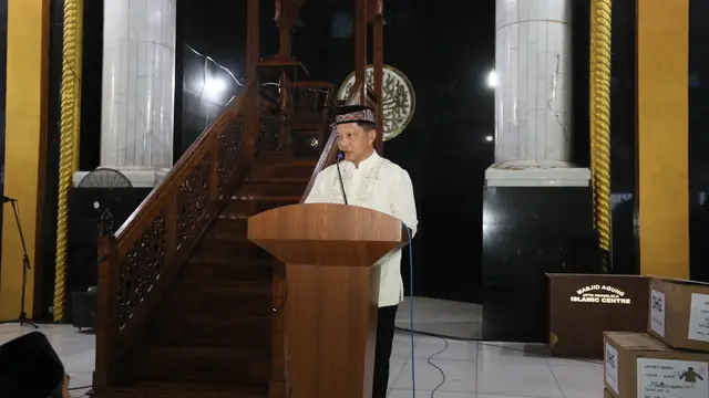 Kasatgas Tito Tarawih bersama Warga,  Siap Dukung Penyelesaian Masjid Islamic Centre Lhokseumawe