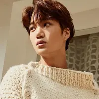 Kai sempat absen dari grupnya, EXO. Lantaran idol kelahiran 14 Januari 1994 ini mengalami cedera pergelangan kaki yang ia dapat saat menggelar konser EXOrDIUM di Seoul. (Foto: soompi.com)
