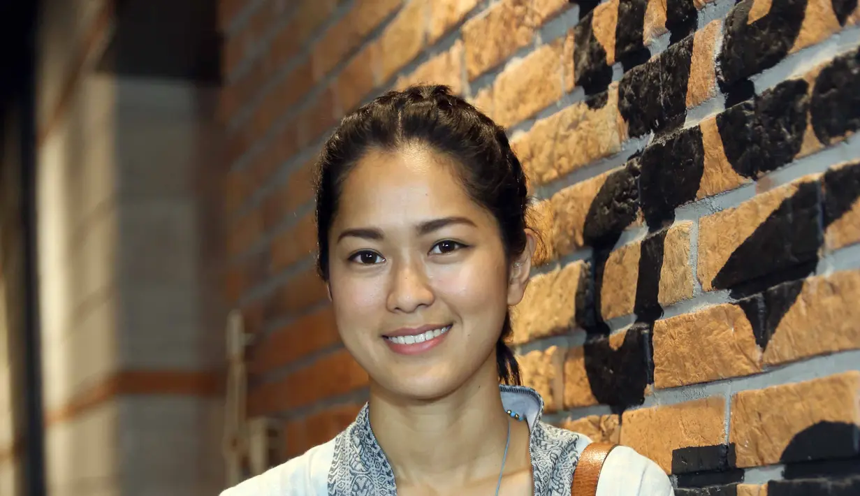 Menurut Prisia Nasution, film Interchange bergenre thriller supernatural itu mengambil lokasi syuting di Malaysia. Berlatar belakang hutan lebat di tengah kota. Walau kisah yang di angkat dari suku di Tanah Air. (Nurwahyunan/Bintang.com)