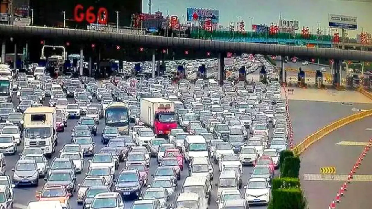 Macet Parah 50 Jalur (1)