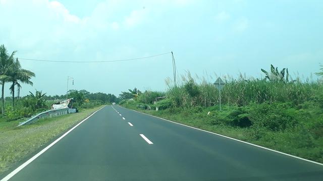 Jalur pantai selatan (Pansela) atau jalan Daendels. (Foto: Liputan6.com/Muhamad Ridlo)