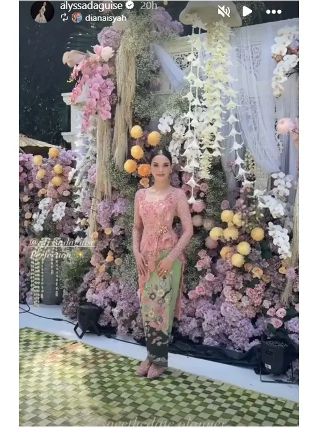 6 Pesona Alyssa Daguise Berkebaya Pink dan Batik Hijau di Siraman, Kombinasi Memukau