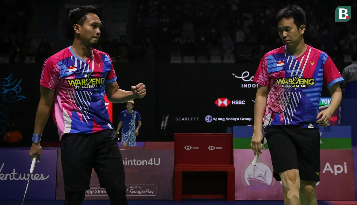 Enam wakil Indonesia telah bertanding pada sesi pagi hingga sore di hari kedua Turnamen Bulu Tangkis East Ventures Indonesia Open 2022 di Istora Senayan, Jakarta, Rabu (15/6/2022). Hasilnya, 3 wakil melangkah ke babak 16 besar, sementara 3 lainnya tersingkir di babak pertama, termasuk Gregoria Mariska Tunjung dan pasangan Mohammad Ahsan/Hendra Setiawan. (Bola.com/Bagaskara Lazuardi)