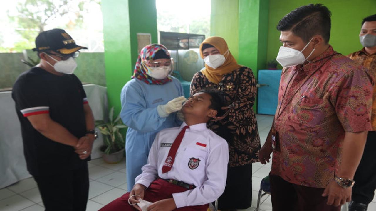 Cegah Klaster Covid-19 di Malang, Siswa SD dan SMP Tes Swab Rutin Selama PTM