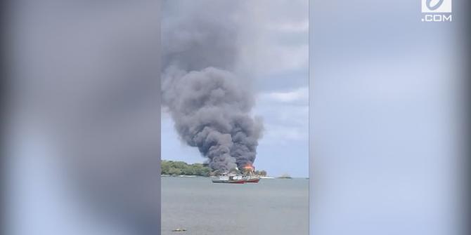 VIDEO: Detik-Detik Resor di Pulau Umang Terbakar