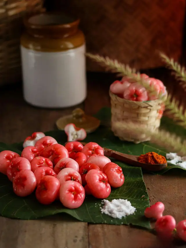 Jambu Air//copyright pexels/abdul sameer