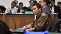Mantan Kadishub DKI Jakarta, Udar Pristono saat memberikan kesaksian pada sidang dugaan korupsi Bus Transjakarta dengan terdakwa Drajad Adhyaksa dan Seyito Luhu di pengadilan Tipikor Jakarta, Senin (3/11/2014). (Liputan6.com/Miftahul Hayat)