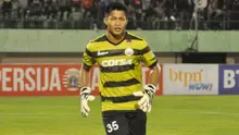 Daryoni, kiper ketiga Persija Jakarta yang diturunkan saat melawan Pusamania Borneo FC, Minggu (30/10/2016) di Stadion Manahan, Solo. (Bola.com/Romi Syahputra)