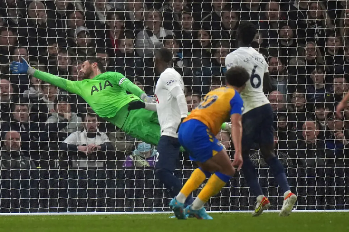 FOTO: Tottenham Hotspur Dipermalukan Southampton di Kandang Sendiri