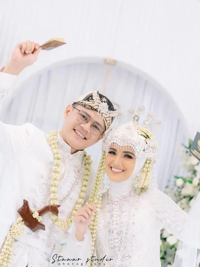 Nadya Mustika saat Menikah dengan Rosadi Bersaudara. [@nadyamustikarahayu]