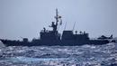 Pemandangan fregat tentara Kolombia saat latihan militer 70 mil laut (130 kilometer) di lepas pantai Cartagena, Kolombia, 28 Februari 2022. Latihan untuk memperkuat perang melawan perdagangan narkoba dan melindungi kedaulatan nasional. (PRENSA ARMADA DE COLOMBIA/Colombian National Navy/AFP)