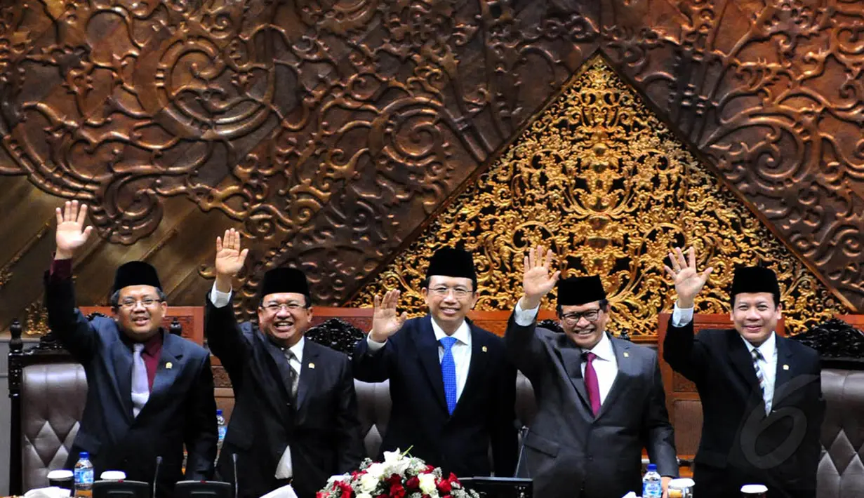 Ketua DPR Marzuki Alie didampingi Wakil Ketua DPR Sohibul Iman, Priyo Budi Santoso, Pramono Anung serta Taufik Kurniawan, Jakarta, (30/9/14). (Liputan6.com/Andrian M Tunay) 