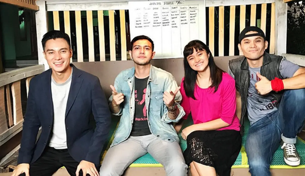 Hal itu terlihat dari ketiganya yang terlibat dalam satu judul sinetron, Tikus dan Kucing yang di tayangkan di SCTV. Dalam sinetron itu, Caca main bareng dengan mantan suami, Ben Kasyafani dan mantan kekasihnya, Baim Wong. (Instagram)