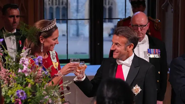 Kate Middleton Bersinar dengan Tiara Favorit Putri Diana dan Anting Milik Ratu Elizabeth II Saat Jamu Presiden Prancis