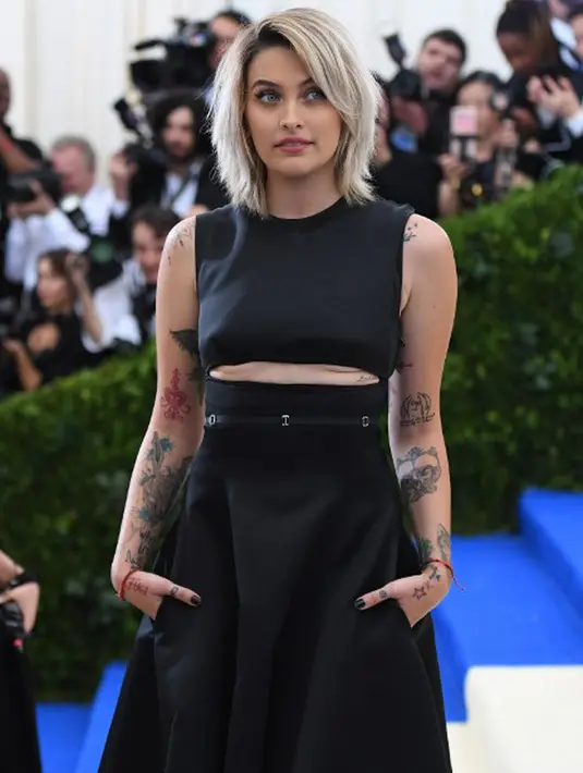 Melansir Aceshowbiz, Paris yang berprofesi sebagai model kerap melakukan perawatan tubuh untuk keberlangsungan kariernya sebagai model. Biaya sebesar $20k atau sekitar Rp 300 Juta dikeluarkan Paris setiap bulannya. (AFP/Bintang.com)