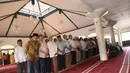 Kesedihan semakin terasa ketika Tasya tidak bisa menyaksikan jasad sang ayah untuk terakhir kali. Hal ini dikarenakan dirinya tengah berada di Amerika untuk menyelesaikan pendidikan S 2 nya. (Nurwahyunan/Bintang.com)