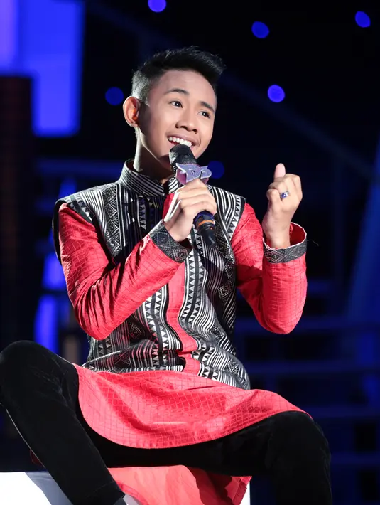 Salah satu kontestan asal Gowa, Rafly menunjukkan penampilan terbaiknya untuk bisa lolos ke babak 10 besar dalam penampilan Top 15 Result Grup 4 pada 22 Maret 2016. (Adrian Putra/Bintang.com)