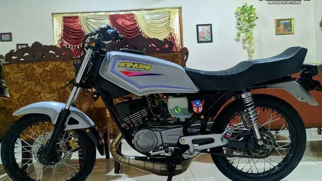 15 Potret Modifikasi RX King, dari Yang Simple sampai Hedon!