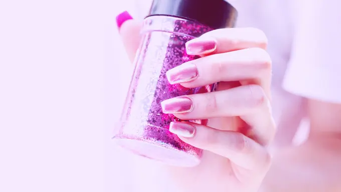 [Fimela] Ilustrasi Gel Nail Polish